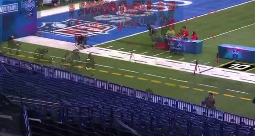 Lawrence North (IN) WR Monshun Sales ran the 40-yard dash at the NFL Combine💨

Sales is the No. 1 WR in the 2027 class.

(via @nflnetwork)

https://t.co/WpeRpbJU9j 