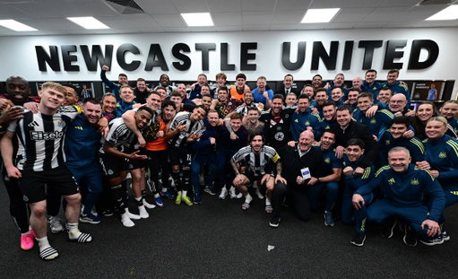 WHO'S THAT TEAM WE CALL UNIIIIIITED 😍 