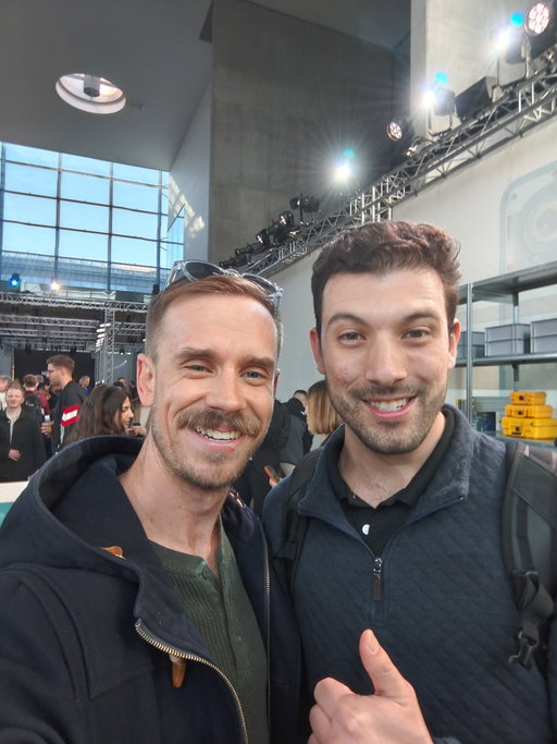 We finally meet!

@howtomen 