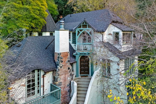 RUFUS WAINWRIGHT’S 1926 Spanish Storybook style Laurel Canyon home just listed for $2,300,000 and HALLELUJAH I think this is the one!!! 

The home used to belong to Scott Weiland, the frontman for Stone Temple Pilots and has a “rockstar pedigree”. 

The home has a ”Batchelder” fireplace, multiple balconies and a koi pond. 

Currently listed for only $2,300,000