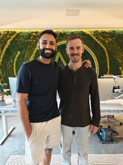 Just had an incredible time filming and hanging out with @Mrwhosetheboss

This guy is an absolute legend in the YouTube world and a HUGE inspiration to me, so I'm beyond privileged for the opportunity.

Can't wait for you all to see the video 👀 
