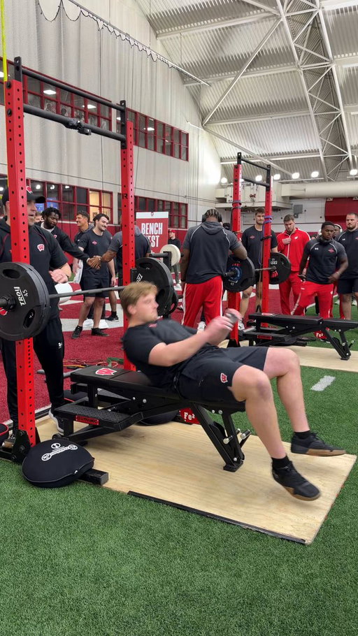 33 reps on bench for @barten_ben 🔥

would have tied for 2nd out of all positions at this year’s Combine 