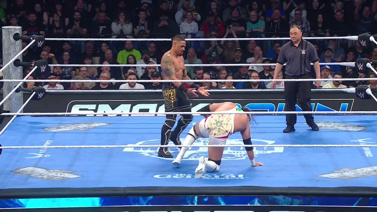 .@Carmelo_WWE is just showing off 😮‍💨 