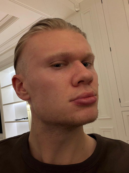 The beard is coming slowly slowly🧔🏼‍♀️ 