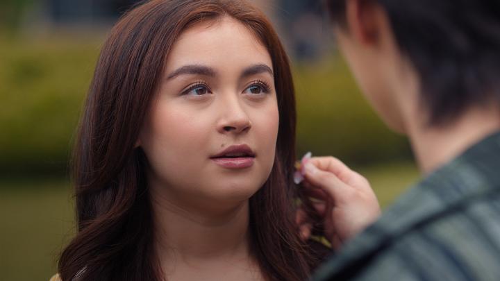 THE XO, KITTY TRAILER IS HERE 

See you on April 2 💕 