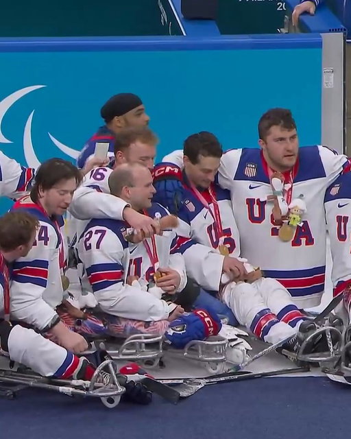 Never gets old 🇺🇸 #WinterParalympics
