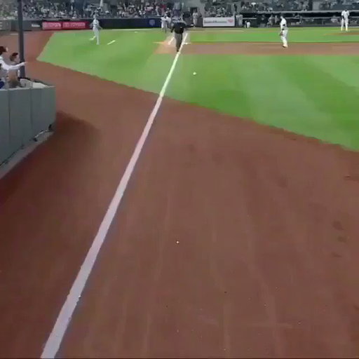 I cannot stop watching this video, the throw is PERFECT 👀😳

 