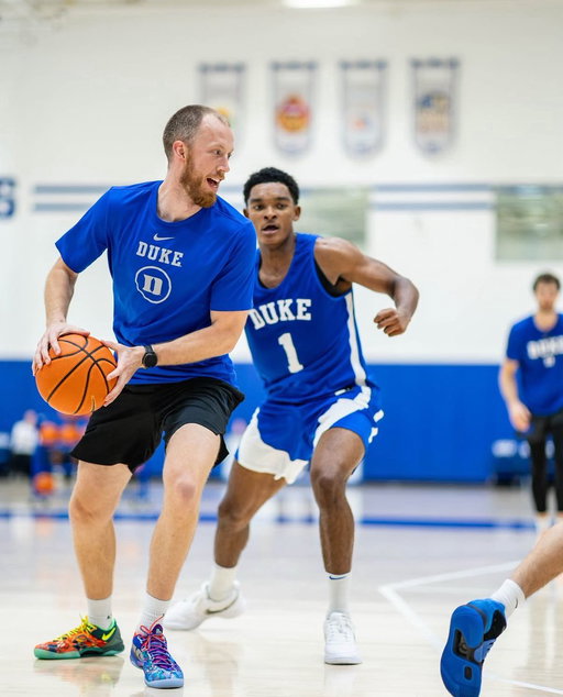 BREAKING: Belmont is finalizing a deal with Duke assistant coach Evan Bradds to become the Bruins’ next head coach, sources tell @247Sports. 

Bradds is a former star at Belmont, winning OVC Player of the Year in 2016 and 2017. || Story: https://t.co/pnL2MHuMKC 