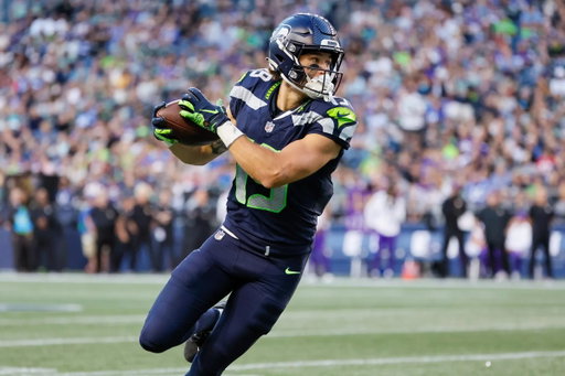 The Jaguars are signing Seahawks restricted free agent WR Jake Bobo to an offer sheet; Seattle has five days to decide on whether to match the offer.

Bobo has 36 catches in his first three NFL seasons, including a 17-yard TD in the NFC Championship game last season. 

He’s also been a key member of their special teams units and their best blocking WR.
