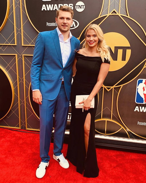 Luka Dončić’s ex is filing for child support in California—despite living in Slovenia—which Luka claims is an attempt to secure a bigger payout, per @tmz 

Luka is asking the court to dismiss the case, arguing neither he nor the children live in California and that the matter should be handled in Slovenia, where he already filed.

(Via https://t.co/8BwJZkYR63)