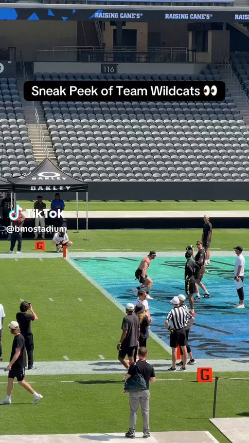 Jayden throwing dots in flag football practice yesterday 🔥 (I am starving for JD clips it’s been too long) 
