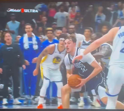 Cooper Flagg passed the game winning shot to Naji Marshall and was confident he would hit the shot

“TAKE ME HOME”

(h/t @MavsMuse) 