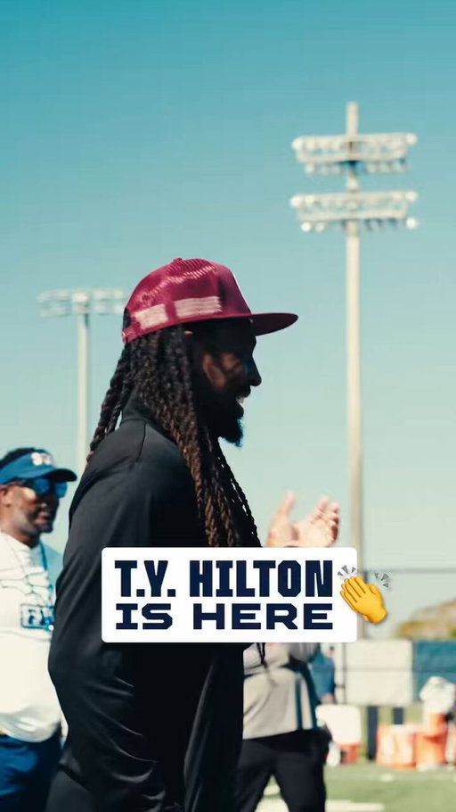 RT @FIUAthletics: FIU legend @TYHilton13 stopped by and dropped some game on @FIUFootball this morning 🔥 

#PawsUp 