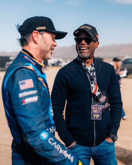 Welcome to the CLUB 🤝 @dariusrucker 