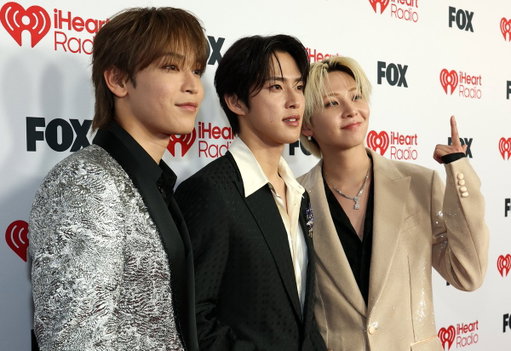 .@official_jo1 looking ICONIC on the red carpet!🤭

#iHeartAwards2026 #jo1 
