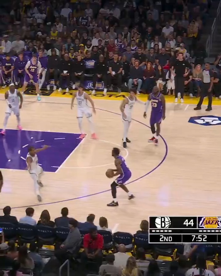 LEBRON ASSIST TO BRONNY 🔥

FIRST FATHER-AND-SON ASSIST IN NBA HISTORY 🙌 