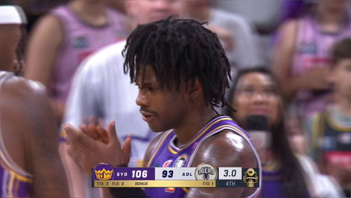 Kendric Davis &amp; Bryce Cotton share words AGAIN after Game 3!

We cannot wait for Game 4!

#NBL 