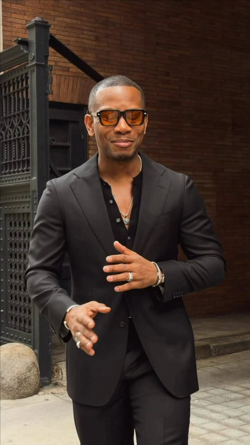 The Resurgence of The Black Suit  feat. @Suitsupply https://t.co/fVF3c3pWs4 

#Menswear #Style #MensStyle #Suiting 