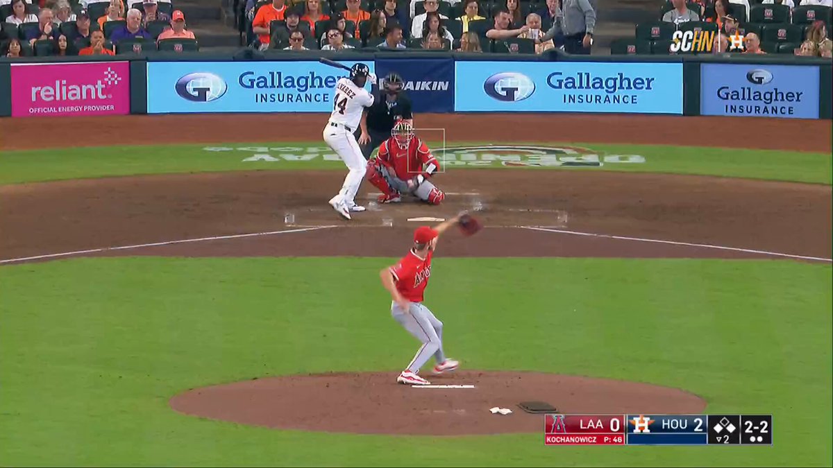 Yordan Alvarez adds on for the @Astros! 