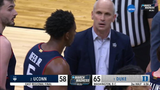 Dan Hurley pumping up the crowd 🔥

The Huskies aren't done yet 