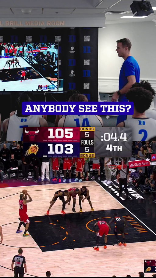 Jon Scheyer had prepared Duke for that exact situation last night. If Boozer throws the ball straight up in the air like Tre Jones did here they likely win.. 