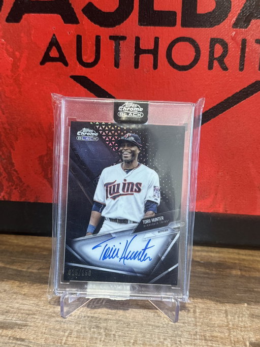 GIVEAWAY ⚾

We’re giving away this Topps Chrome Torii Hunter autographed card /150.

To enter:
Follow @BsblAuthority 
Repost this

Winner announced in our weekly newsletter (link in bio) Monday at 10am EST. 