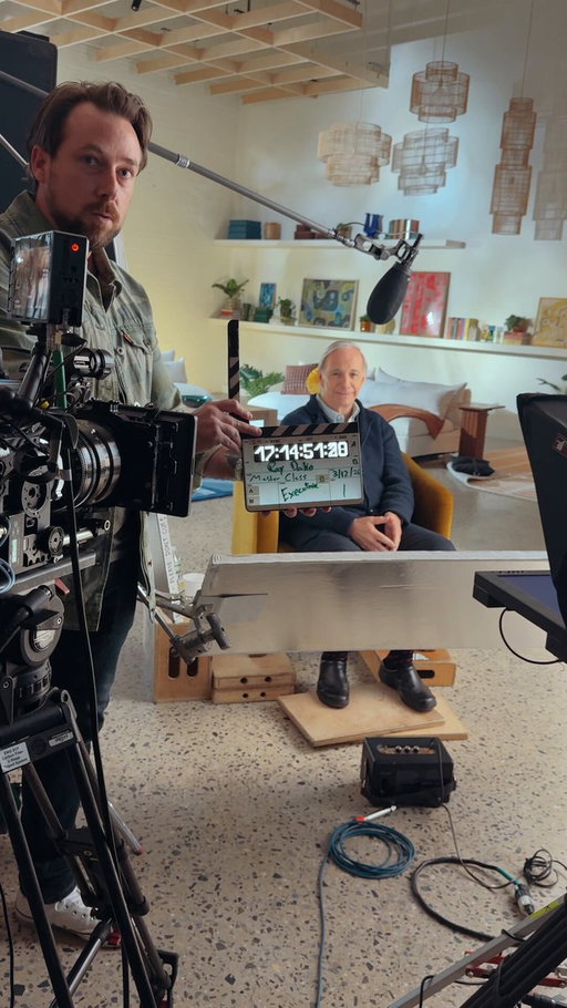 Founder. Investor. Best Selling Author. And now...
MasterClass Executive Instructor. @RayDalio 

Learn more about MasterClass Executive:
https://t.co/5koObfhGHS 