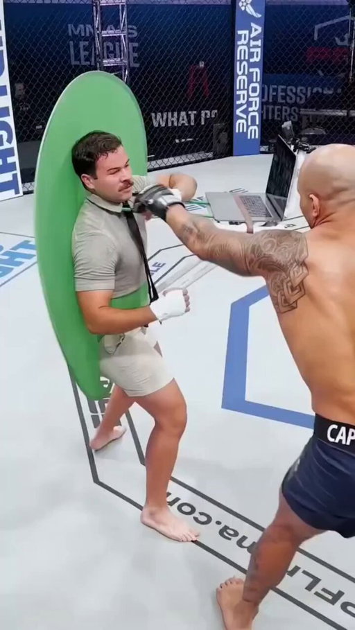 Money Moicano lutando a fazendo live ao mesmo tempo no sábado KKKKKKKKK

Será HISTÓRICO! 