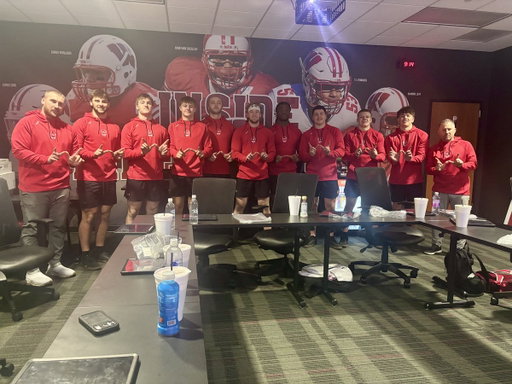 RT @RiddellSports: .@BadgerFootball LBs repping the #AxiomAlliance 🔥 