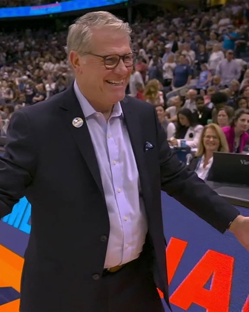 Geno has to get his pregame hug from Dawn or he loses his shit 