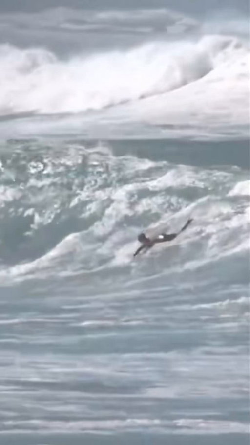 Teva Bouchgua muscles his way through the whitewater and into the Semifinals at the Royal St Andrews Hotel Rip Curl Cup.
Watch live https://t.co/Fj5v07vgQb 
#RipCurlCup 