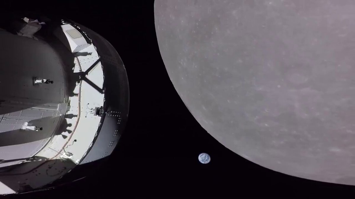 NASA Artemis passing close to the Moon 