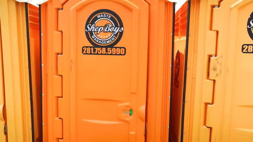 Meet Russell Shepard. Former NFL wide receiver who's now running a porta-potty business.

Year 2 he made $1M? (more than ever in the NFL)

It started when he played for the Giants. He noticed the city filled with trash at night. By morning? All gone. He knew someone was making bank on all that waste.

So with his NFL earnings, Russell bought:

- A vacuum truck with a 2,000-gallon tank
- 125 portable toilets
- 50 hand wash stations
- 20 holding tanks
- Some nearby land

His first few months of recurring revenue:

- Month 1-2: $6k
- Month 2-3: $12k
- Month 3-4: $18k

By year 2 they'd hit $1M in revenue. Now multi-millions.

How it grew so fast? reviews and referrals.

His company Shep Boys manages waste from construction sites to disaster zones. Simple model, recurring revenue, commercial contracts.

I will say - I've never been so close to throwing up when visiting a small business before.

But Russell doesn't care what it smells like. He cares what it pays.