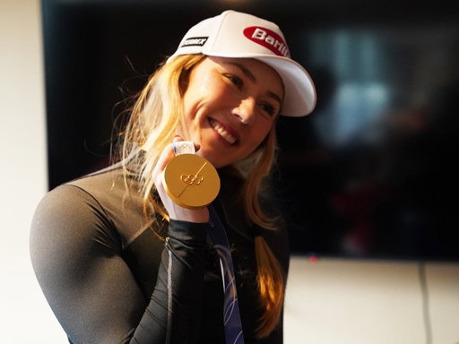 Fresh off a gold medal at Cortina, #IkonPass Ambassador @MikaelaShiffrin  came home to Colorado for something she loves most - skiing with other girls and women, spreading her love for the sport, and giving back.

Mikaela hosted @alterramtnco partner @ShareWinter for a small, celebratory ski clinic with a partner organization, ElevateHer. Now, she is asking her fans to continue donating to help more people get into the mountains, more often: https://t.co/GvIi8XPKY6