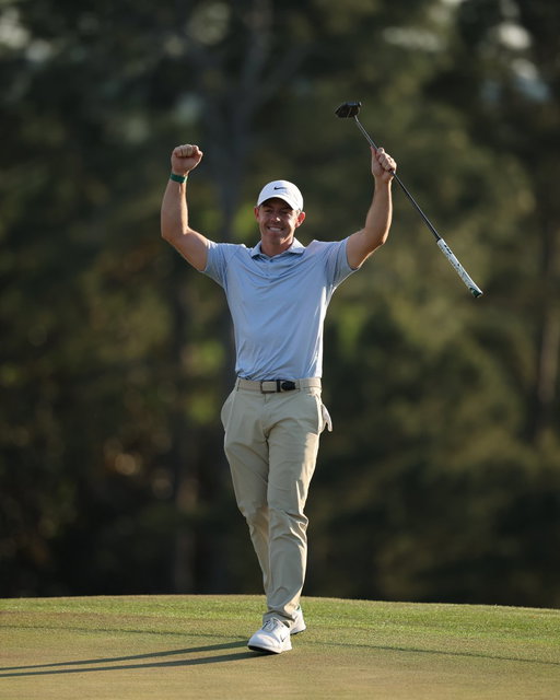 RORY MCILROY GOES BACK-TO-BACK! 🔥

Rory becomes the first player to go back-to-back at the Masters since Tiger Woods (2001–2002). 