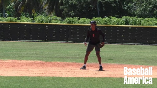 I saw $30 million+ of future signings today in the Dominican Republic 🇩🇴

Here’s a look at Boni Guzman, one of the top Dominican shortstops for 2027. 