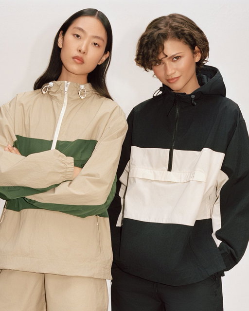 Zendaya’s co-created collection is here. 💌
New silhouettes, adjustable details and the latest colors of the Cloudtilt Moon.

Shop now: https://t.co/GSXqWPNjR0

#DreamOn #Zendaya 