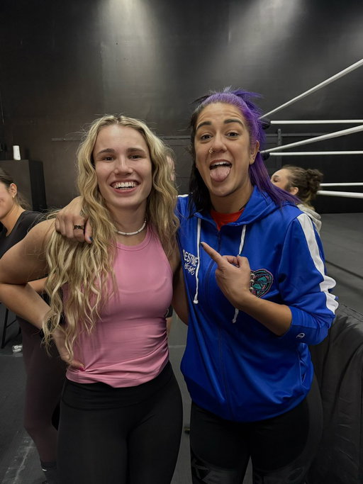 UNREAL day so far at Lodestone, and i’m just getting startedddddd 

come see me at the ID showcase tonight and Ladies Night Out, and WrestleLIT! 

thank you @itsBayleyWWE for sharing so much incredible knowledge 🩷🥹 