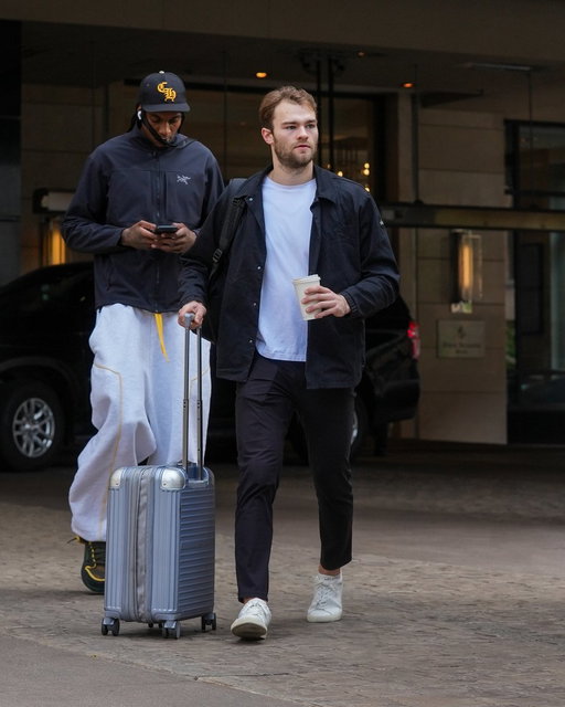 .@Timberwolves do you know this guy? 👀 