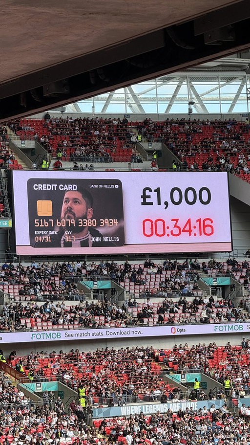 RT @taylajmiller: @JohnNellis just gave the Sidemen Charity Match crowd £1000 to spend at half time 😂 