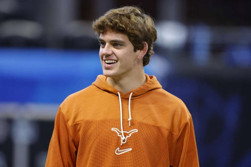 Texas is the current favorite to be ranked No. 1 in the Week 1 AP poll, according to @Kalshi.​​​​​​​​​​​​​​​​​​​​​​​​​​​​​​​​​​​​​​​​​​​​​​​​​

— Texas (38%)
— Ohio State (37%)
— Notre Dame (16%)
— Oregon (10%)
— Indiana (9%) 