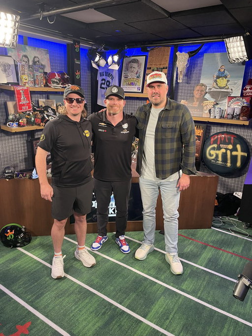 Got a chance to be on an upcoming episode of @PardonMyTake ! Really appreciate the opportunity @PFTCommenter @BarstoolBigCat. Longtime #AWL here. Great to chat about the #indy500 as we get into May! 