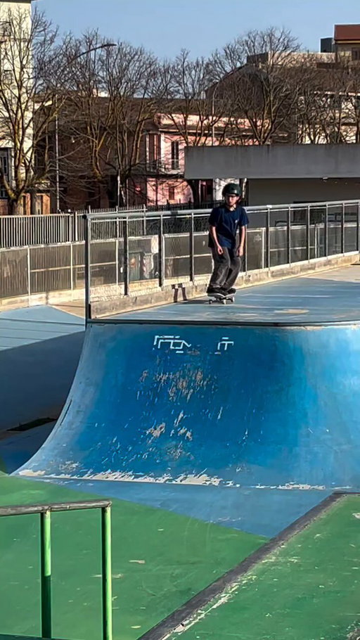 That’s what’s up! @ chipsandskate (on IG) learning a new one💪 #SLSFutures 