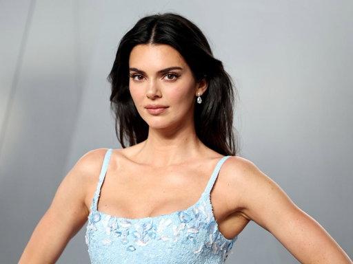 Kendall Jenner &amp; Jacob Elordi have been quietly “hanging out” for months, @PEOPLE reports.

🔗: https://people.com/kendall-jenner-and-jacob-elordi-have-been-quietly-hanging-out-for-months-source-11955411 