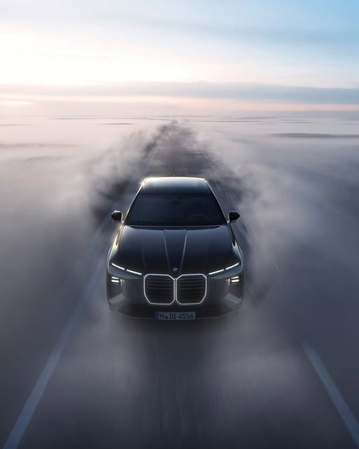 BMW 740 xDrive Sedan: Mandatory information according to German law 'Pkw-EnVKV' based on WLTP: Energy consumption, combined WLTP in l/100 km: 9.3 – 8.3; CO₂ emissions, combined WLTP in g/km: 211 – 189.*
 
*Since no binding WLTP values are currently available, these are preliminary values.