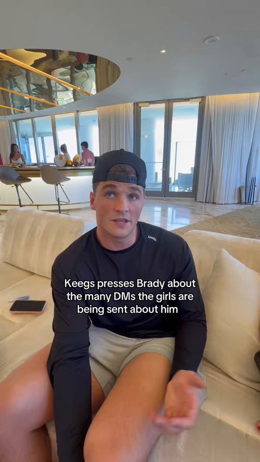 Keegs questioning Brady about all the DMs that girls are sending about 