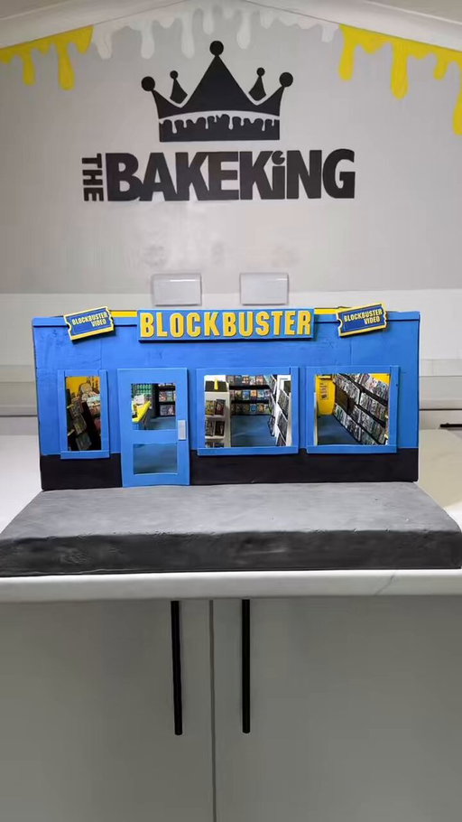 My latest CAKE 🍰 is a mini scale replica of a Blockbuster video store!!

Who remembers these days?? 
