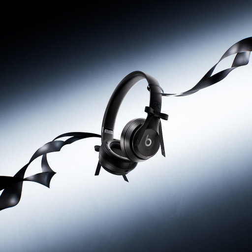Put a bow on it 🎀

The Beats Solo 4 - JENNIE Special Edition is on sale tomorrow, April 24th at https://t.co/KCe0UkdG4e and select retail partners.

Set your alarms.

9am PST - US
4pm BST - UK
9am SGT - China, South Korea, Japan, Philippines, Singapore, Thailand, and Taiwan 
