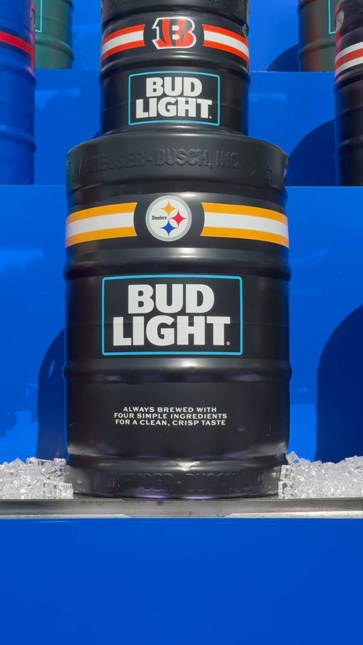 Hey @steelers fans, come get your free draft in the Bud Light Beer Hall while your team is still on the clock. 