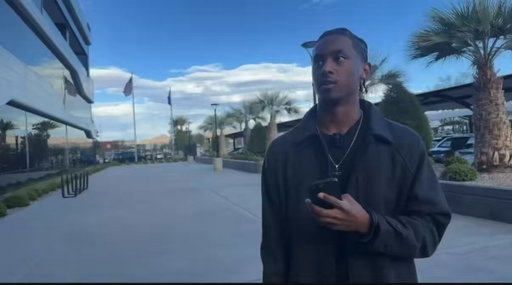 A local streamer randomly ran into Fernando Mendoza at the #Raiders draft watch party, and look how nice and respectful he is, 

Mendoza’s going to be a star 🤩 